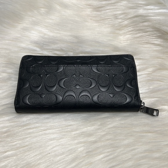 Sold 🟥 - Picture 2 of 16